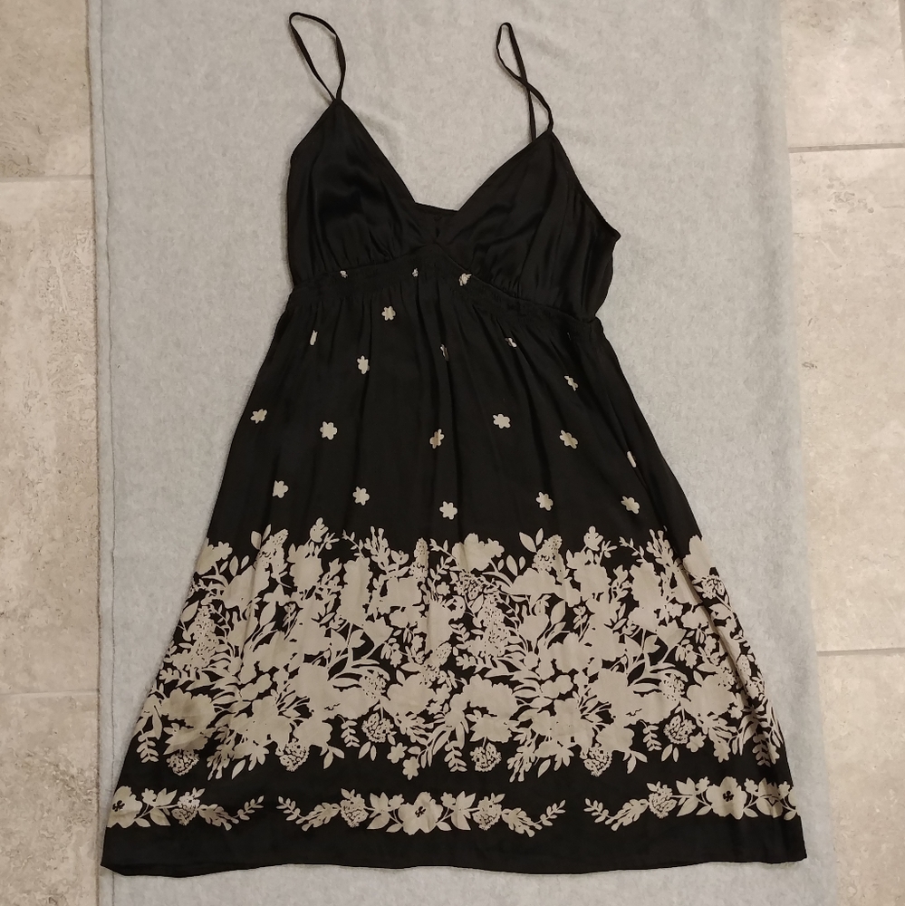 Women's Express adjustable flower detail dress-Med
